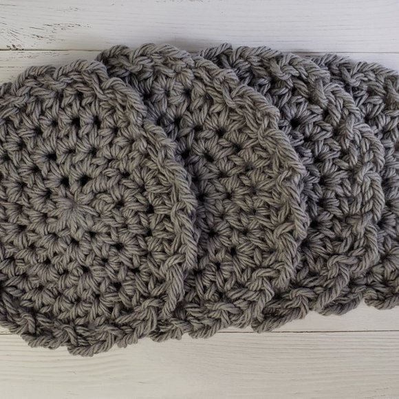 💄 Facial Cleansing Pad Scrubby Reusable 💄 2/$12 - Picture 2 of 3